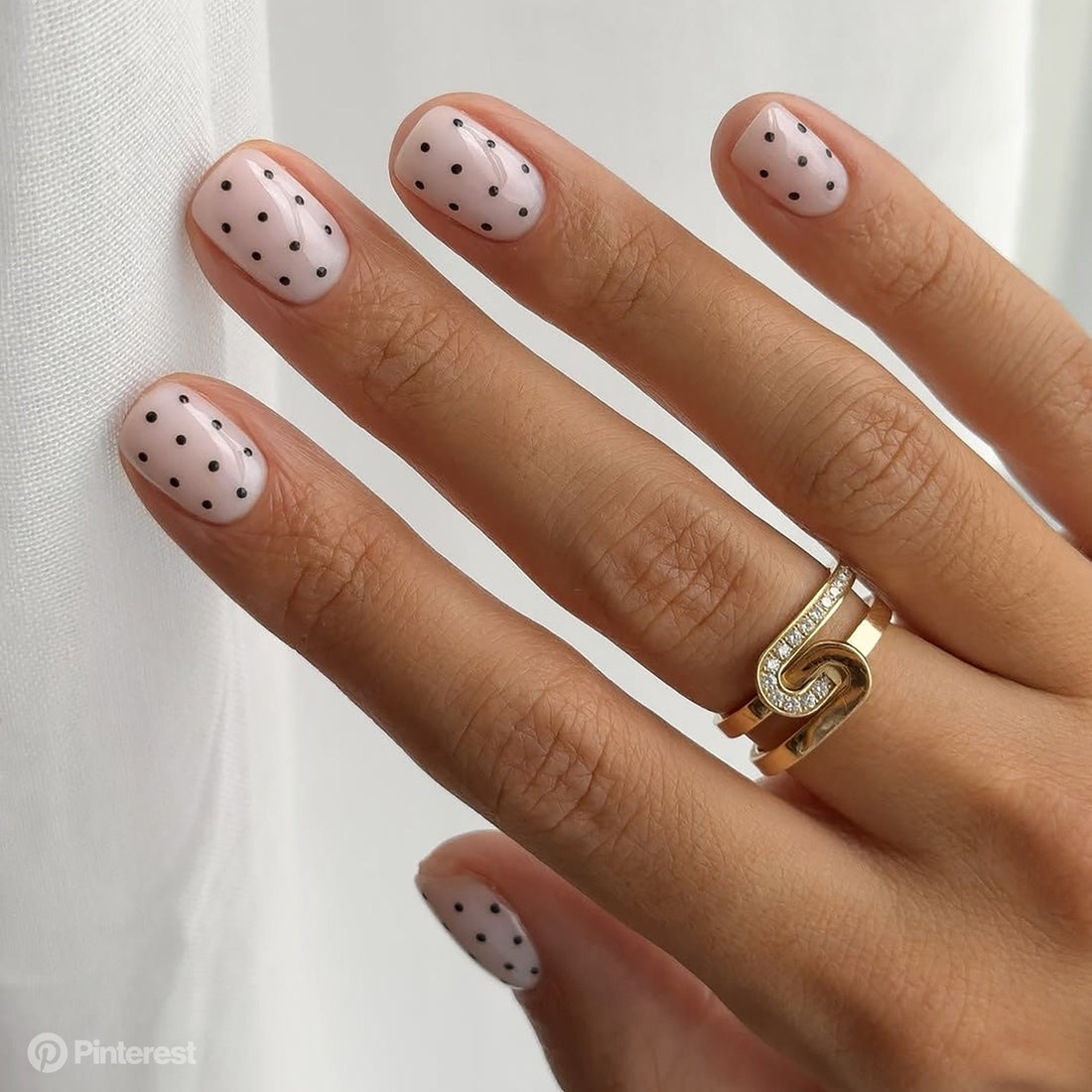 Tendenze Unghie 2026: colori, nail art e trend da provare