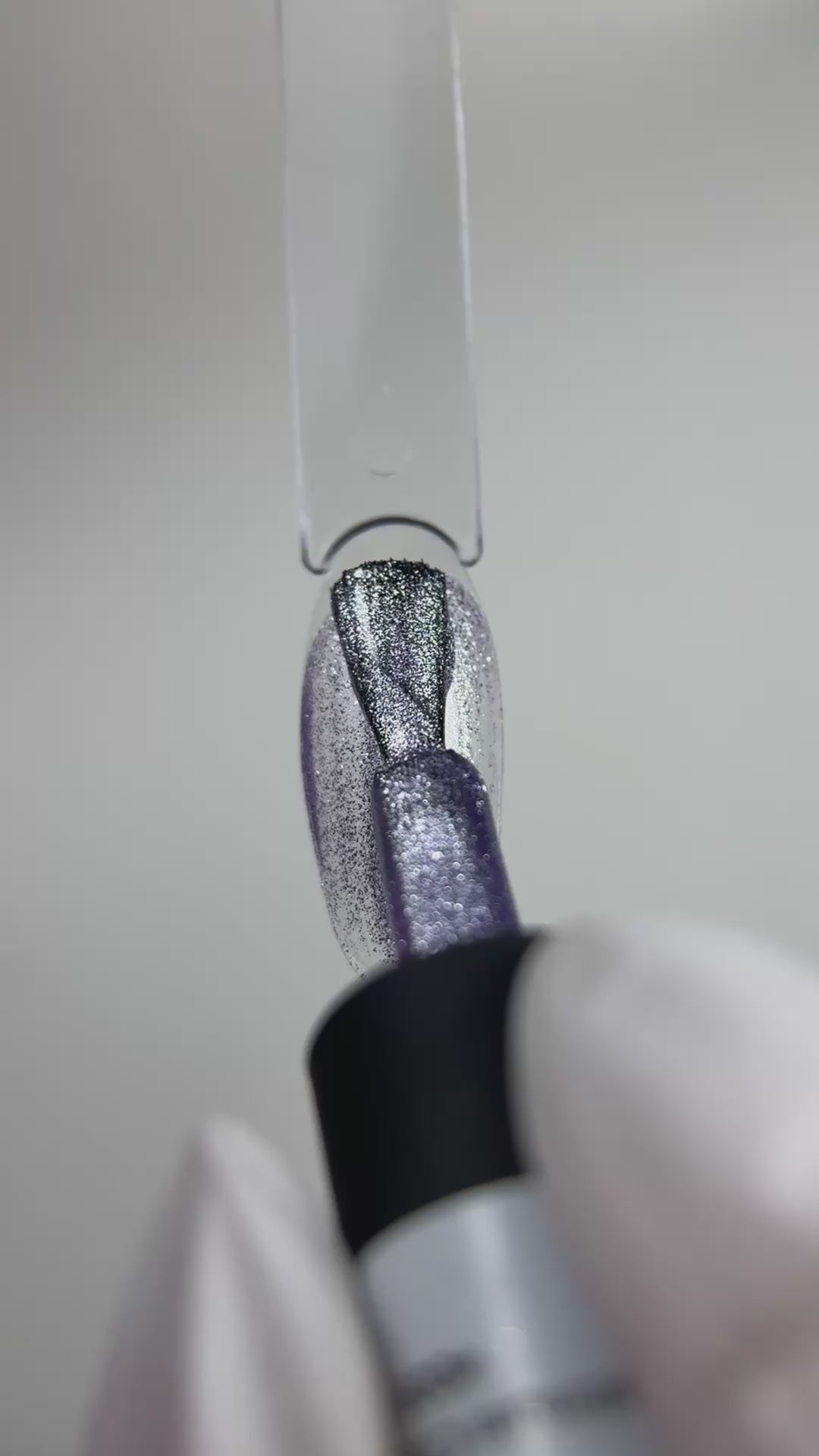 Carica video: Smalto Semipermanente Cat Eye C174