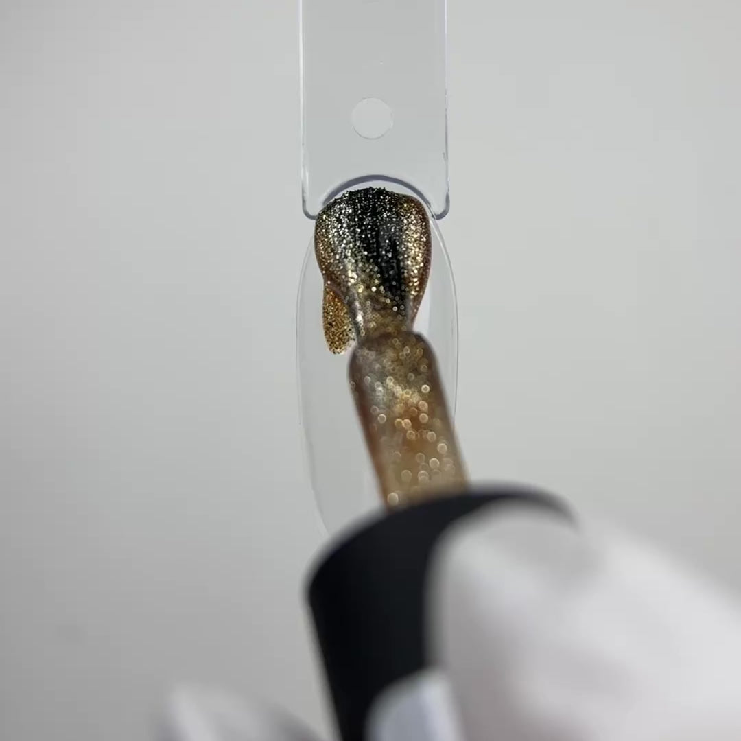 Carica video: Smalto Semipermanente Cat Eye C178