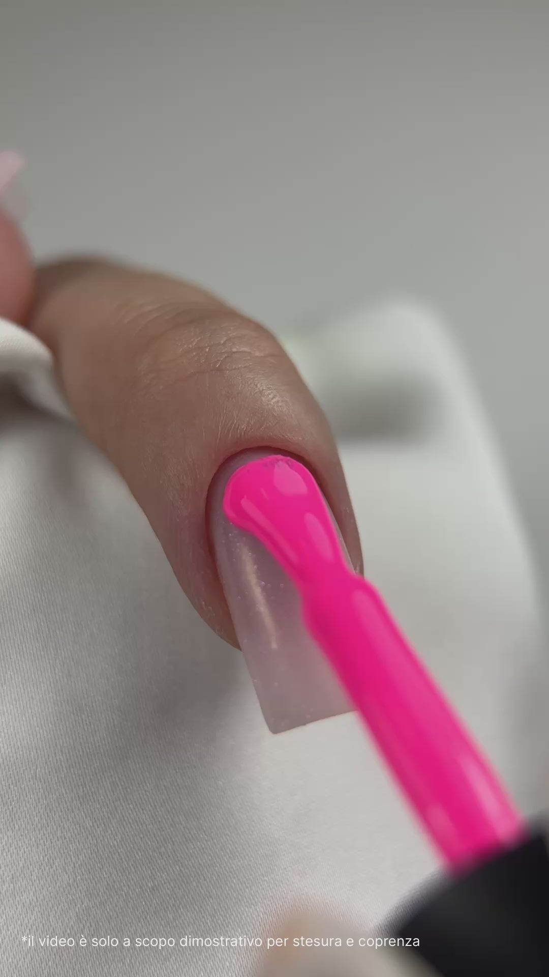 Carica video: Smalto Semipermanente Rosa FL06