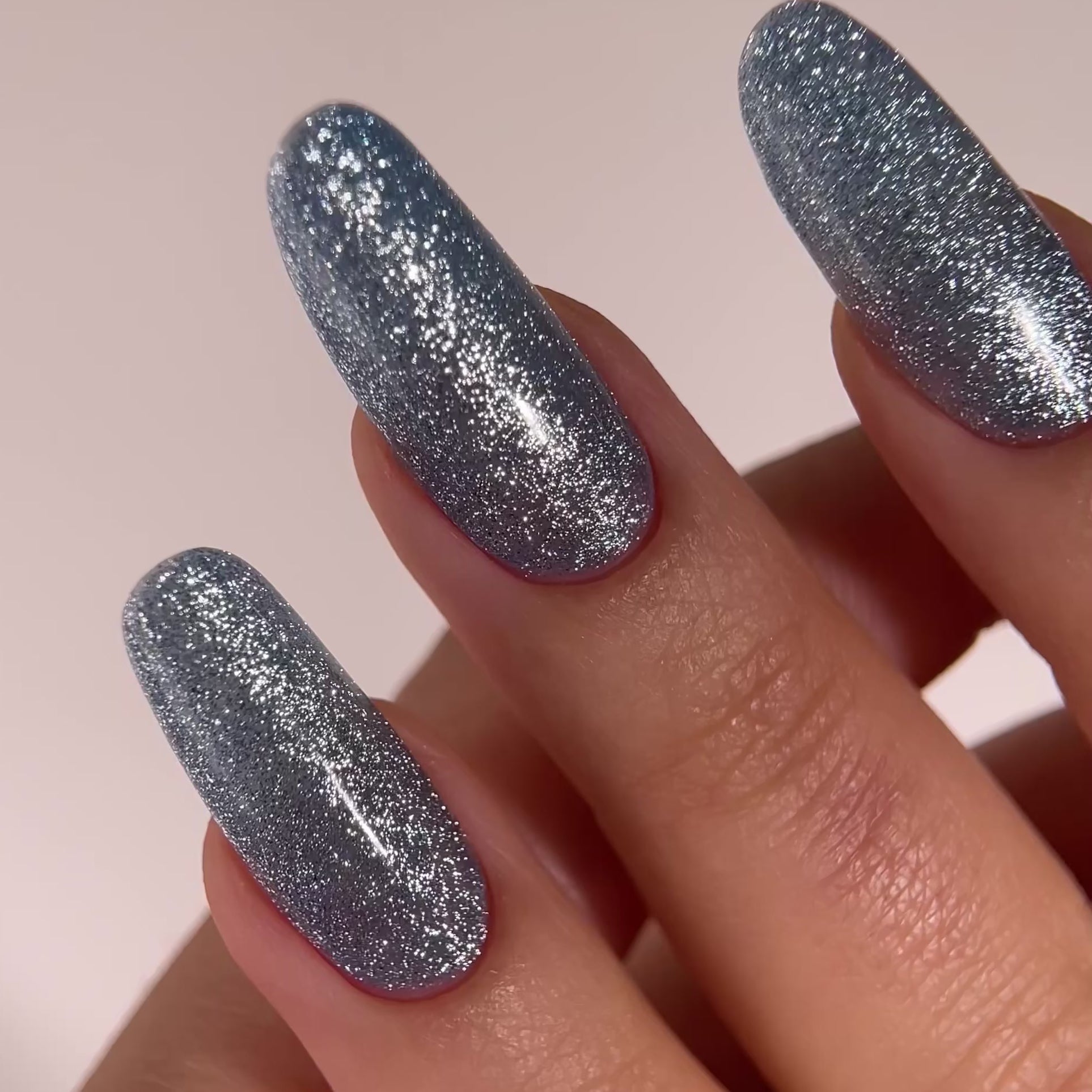 Carica video: Smalto Semipermanente Cat Eye C176