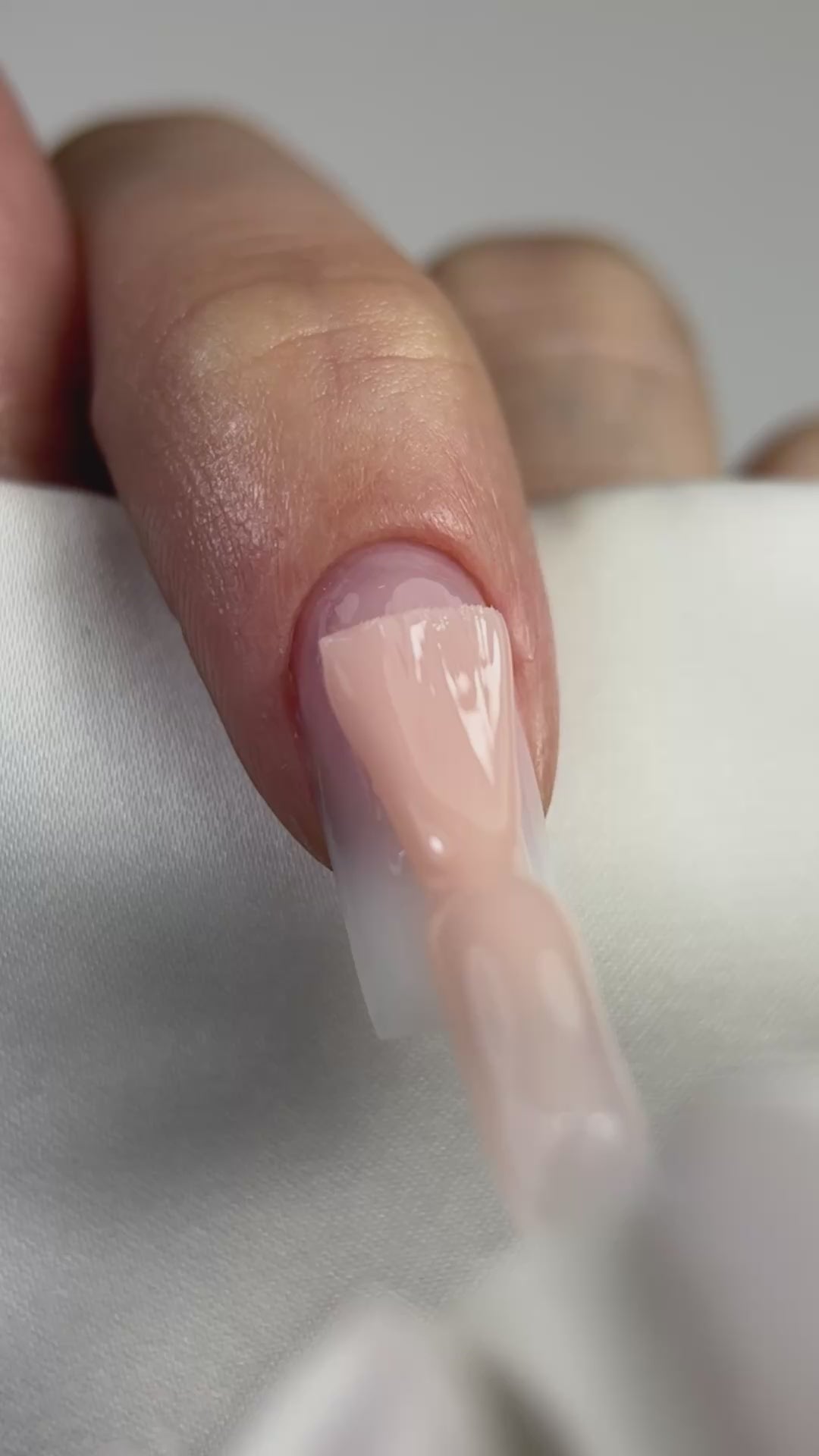 Upload video: Liquid Gel Light Peach 14 ml