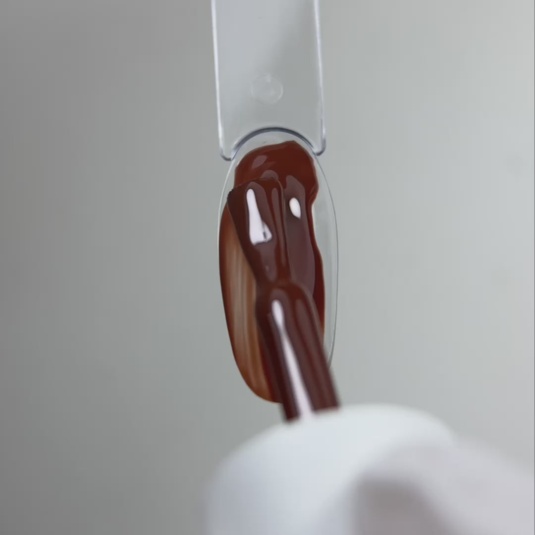 Carica video: Smalto Semipermanente Salted Caramel C192