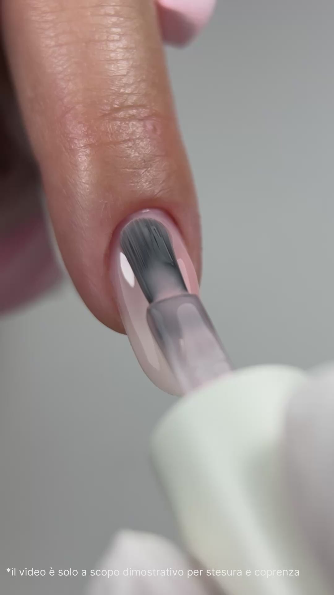 Carica video: Smalto Semipermanente Nude Tulle C218