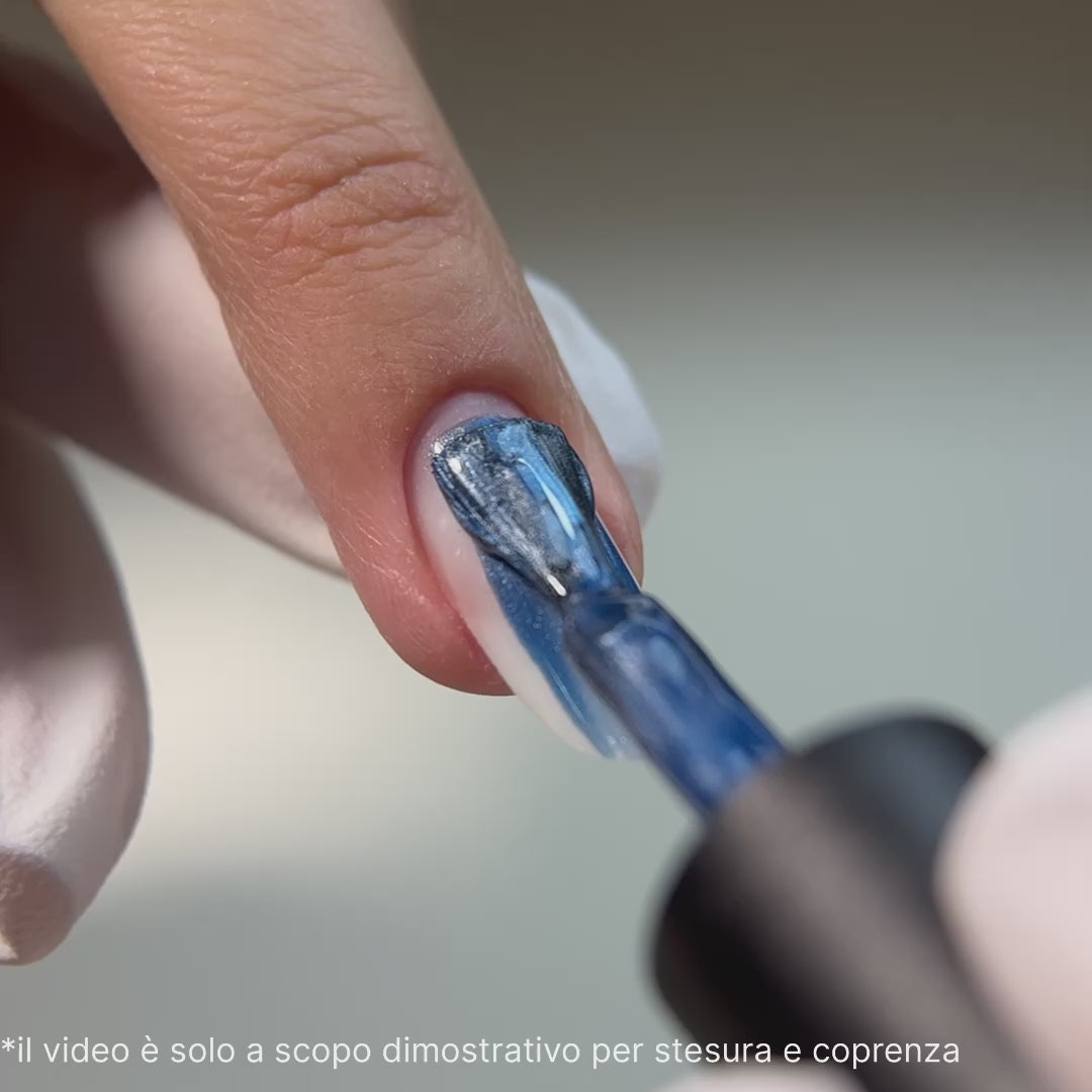 Carica video: Video del gel polish C251 Cat Eye Aquarius della collezione What's Your Sign? di Cactus For You.