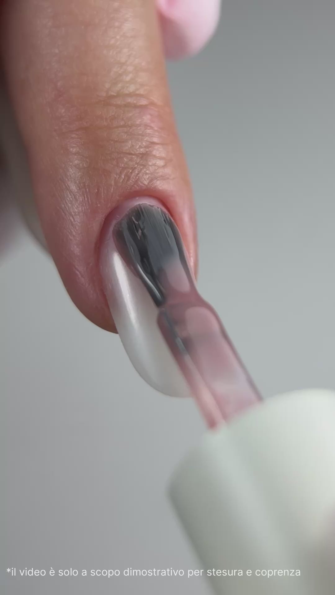 Carica video: Smalto Semipermanente Silk Nude C217