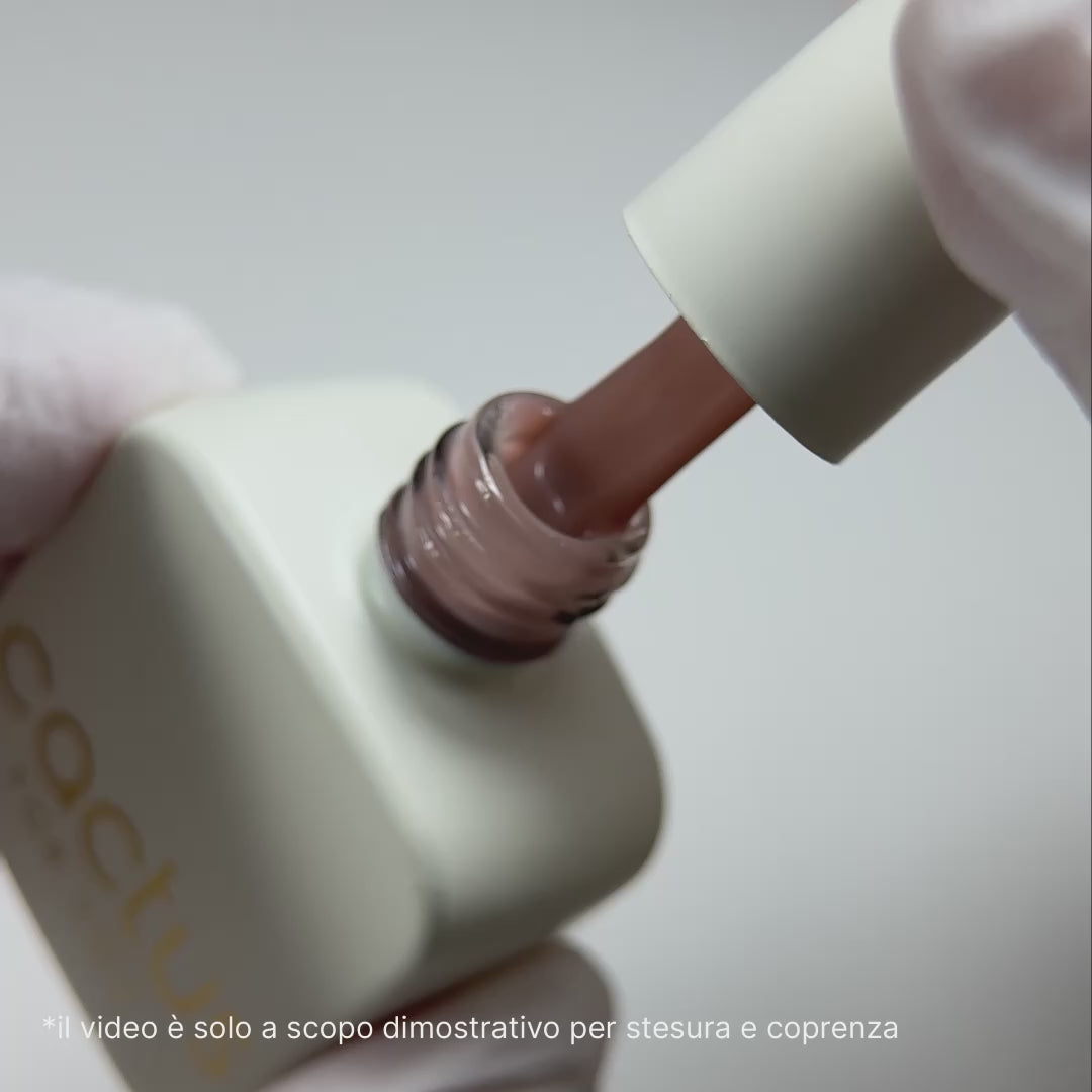 Carica video: Smalto Semipermanente Sweet Almond C215