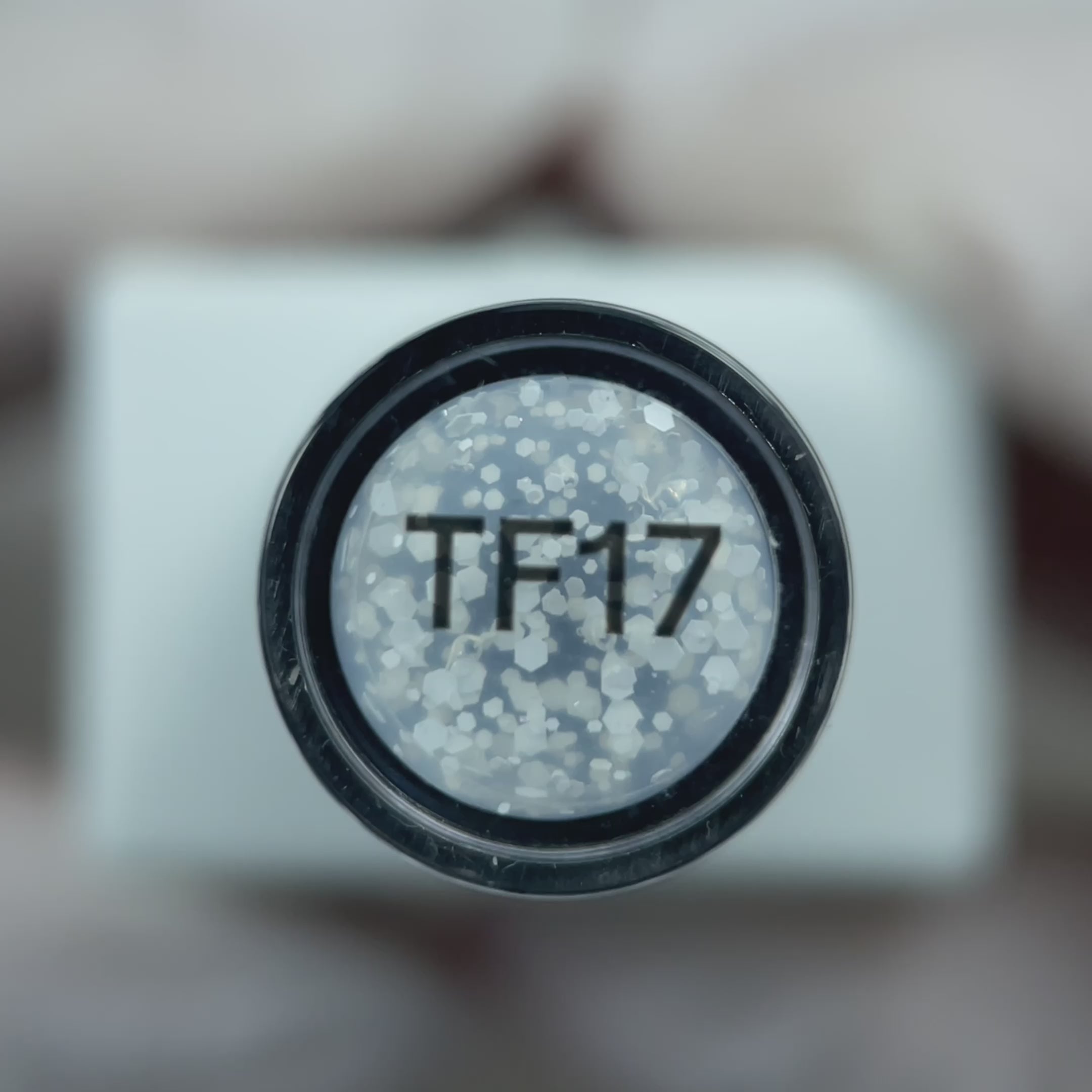 Carica video: Stesura Top Coat Flakes TF17