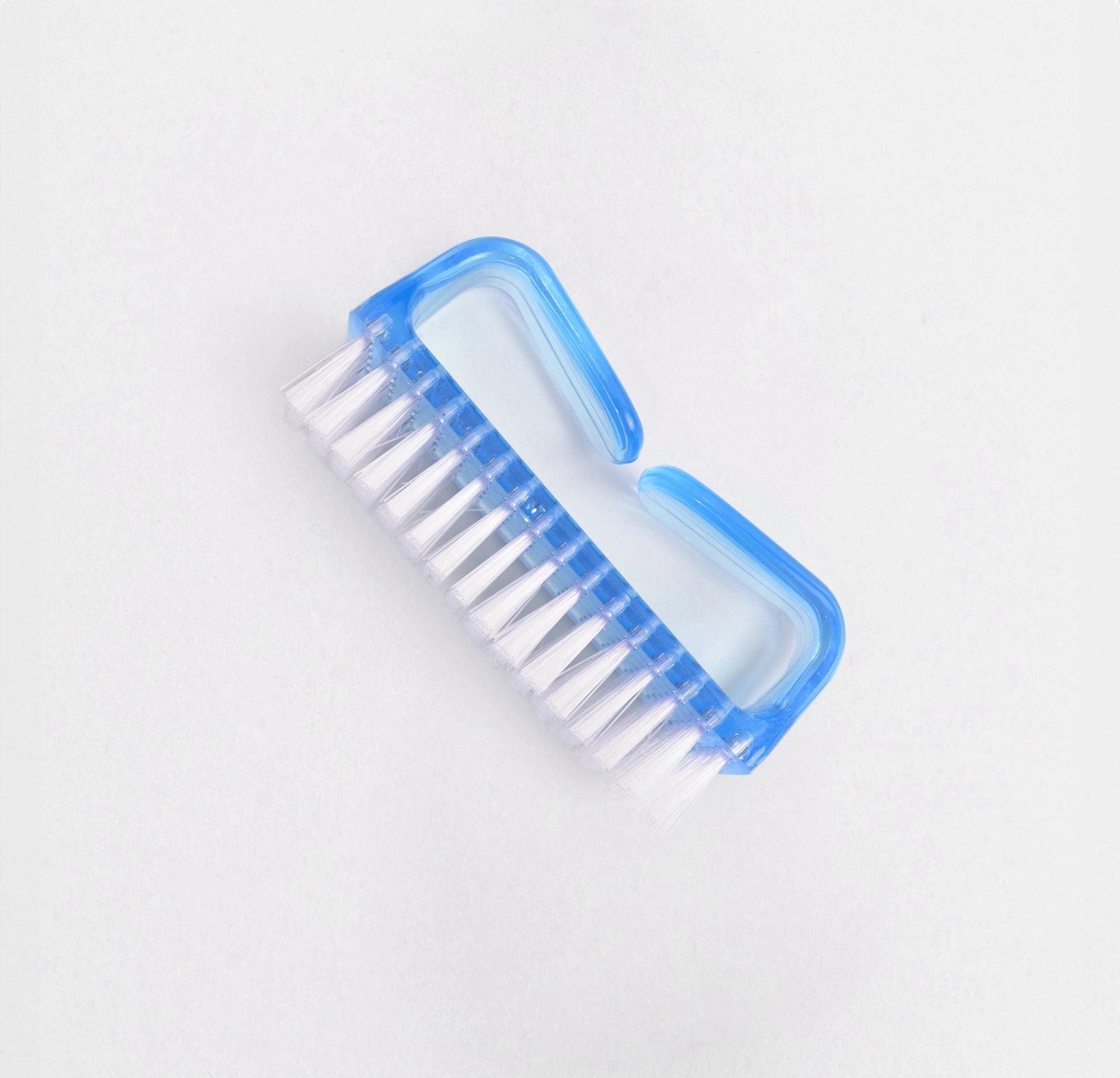Plastic bristle brush
